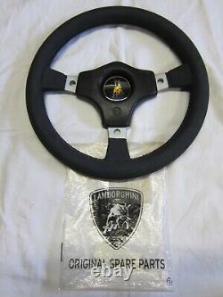 Lamborghini Countach QV, 5000 S Steering wheel with rubber pad