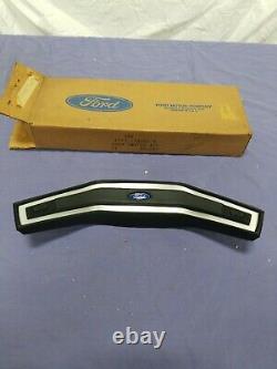 Nos 1982-86 Ford F-150 Horn Button Bronco Xls